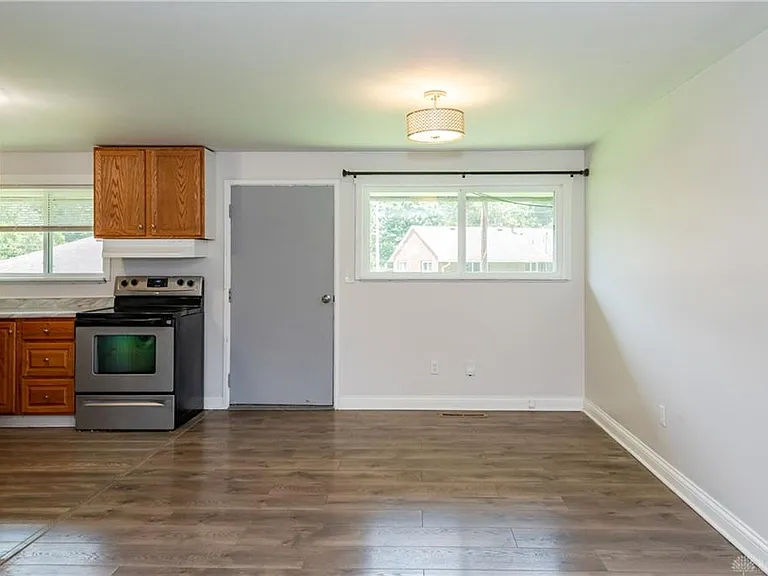 4517 Winchester Dr — Photo 7