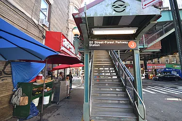 Rented by Silverstein Collection LLC 