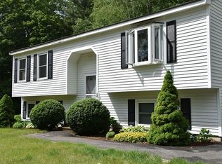 4 Park Pl, Raymond, NH 03077