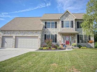 35 Roaring Creek Ct, Carlisle, PA 17013