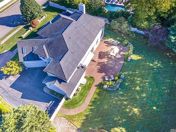 3rd image of 6 Turnberry Ct