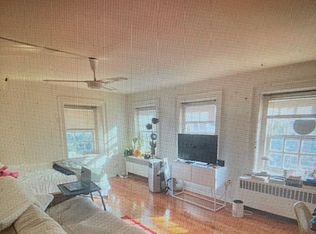 2125 Locust St APT 17, Philadelphia, PA 19103
