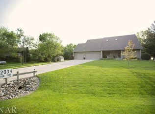 22034 Skyline Ct, Carlock, IL 61725