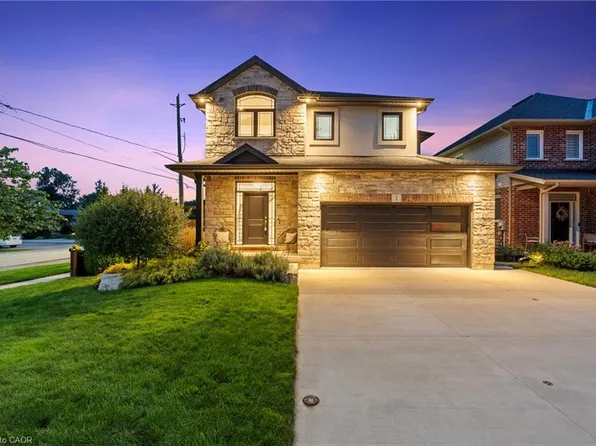 1 Olde School Ct, Saint Catharines, ON L2N 0B1
