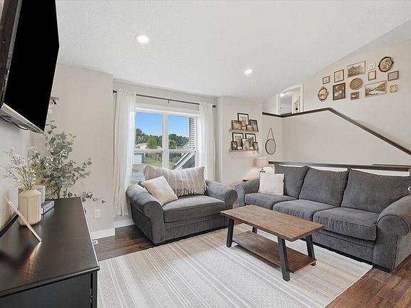 4th image of 1121 Eulaine Cir