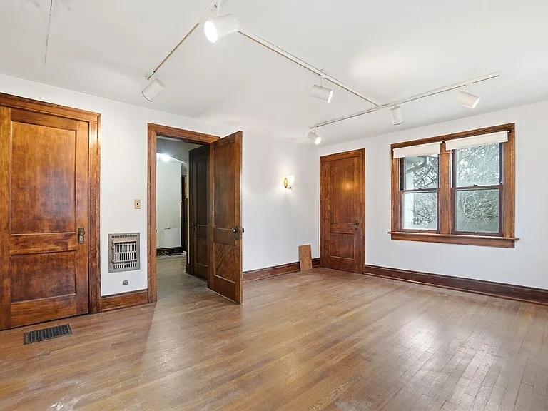 2104 Iuka Ave — Photo 27
