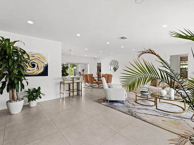 1049 W Palmetto Park Rd — Photo 5