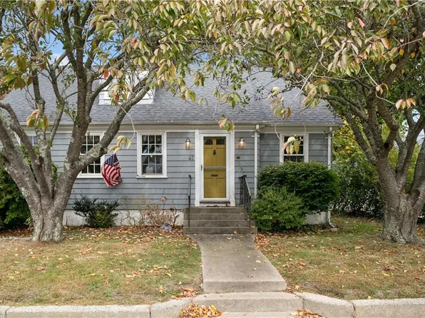 47 Admiral Kalbfus Rd, Newport, RI 02840