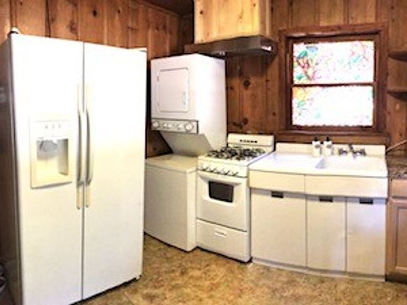 3rd image of 1202 Sierra Blvd