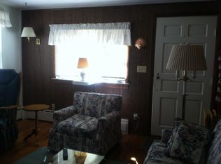 26 Grand St, Niantic, CT 06357