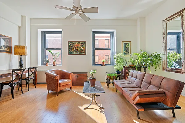 Rented by Compass | media 7