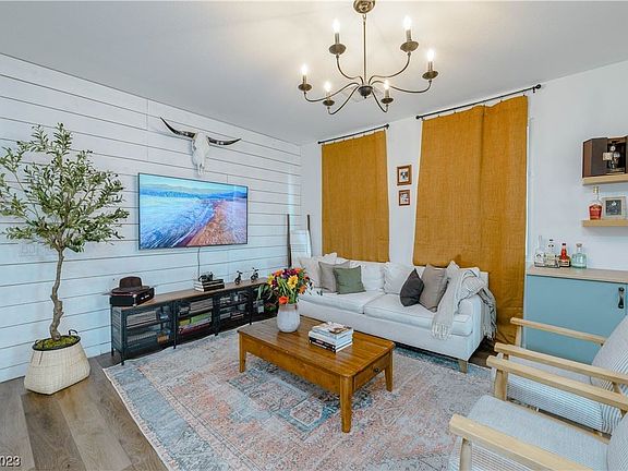 3rd image of 1202 Solemn Cactus Ave