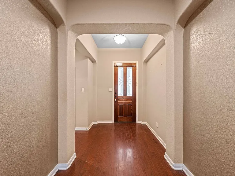 141 Springtree Gate — Photo 4