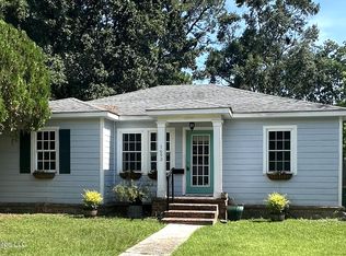 1693 Vine St, Biloxi, MS 39531
