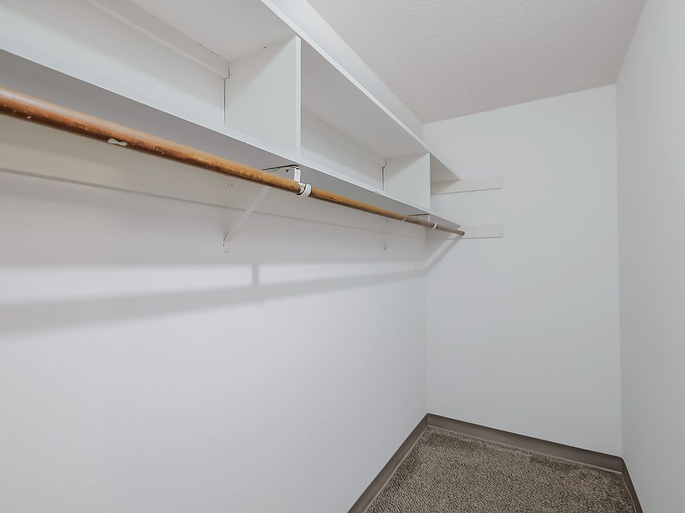 1st image of 906 S 27th St #10