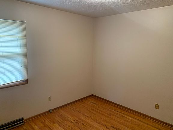 4th image of 2069 E 22nd St