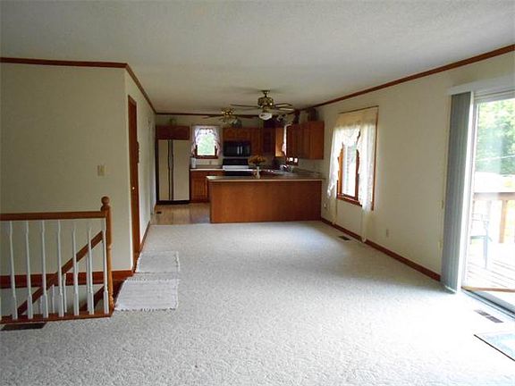 4th image of 13622 Lakewood Dr