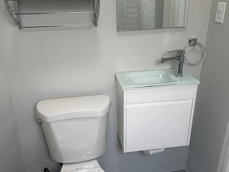 515 Calle Barbe #1B — Photo 9