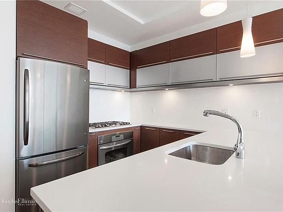 5th image of 4117 Crescent St Ph 1B