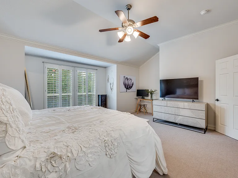 4232 Holland Ave — Photo 22