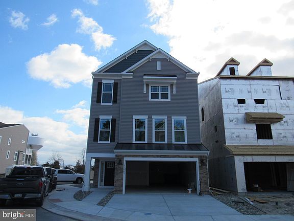 3rd image of 21503 Helm St #6