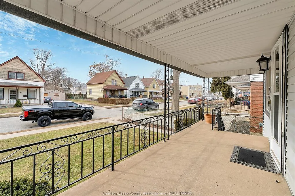 336 Josephine Ave — Photo 3