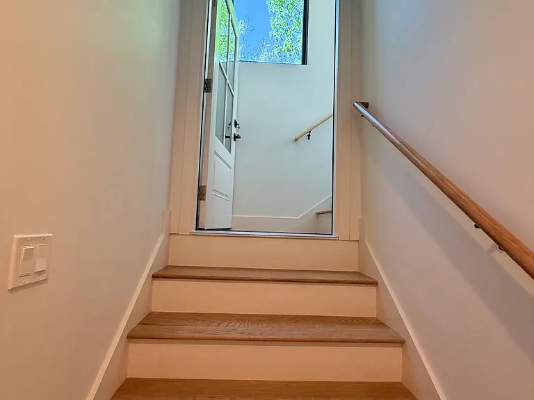 Stairway access to apartment