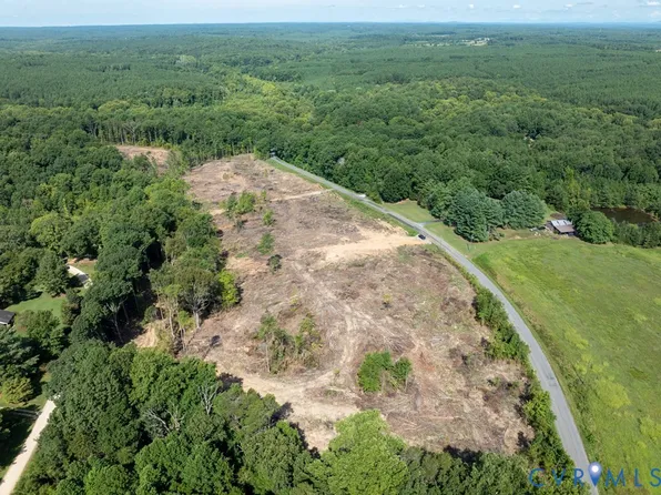 648 Hardtimes Rd #2, Farmville, VA 23901