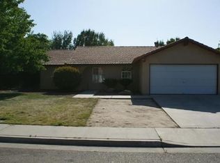 734 Burgandy St, Kerman, CA 93630