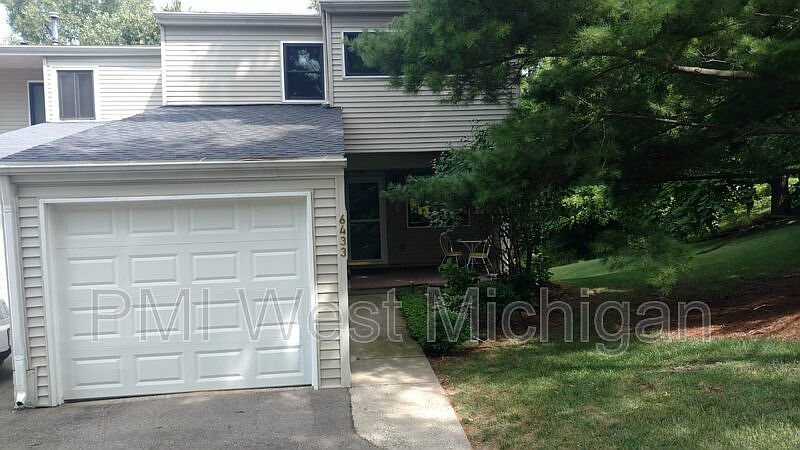 1st image of 6433 Wainscot Dr SE