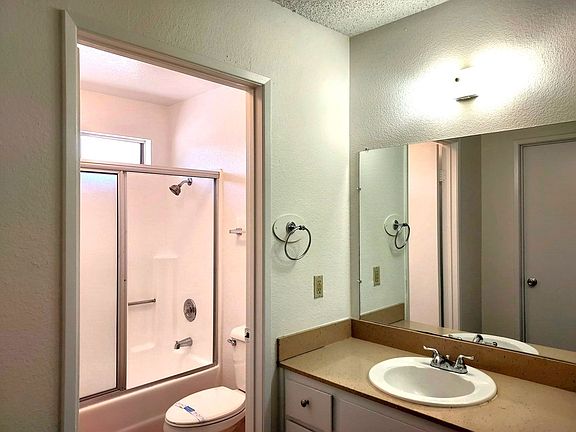 4th image of 12349 Lakeshore Dr APT 7