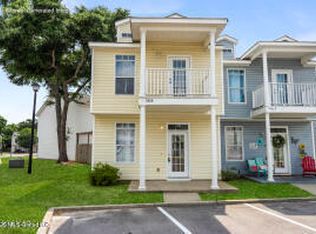 1180 Century Oaks Dr #B, Gulfport, MS 39507