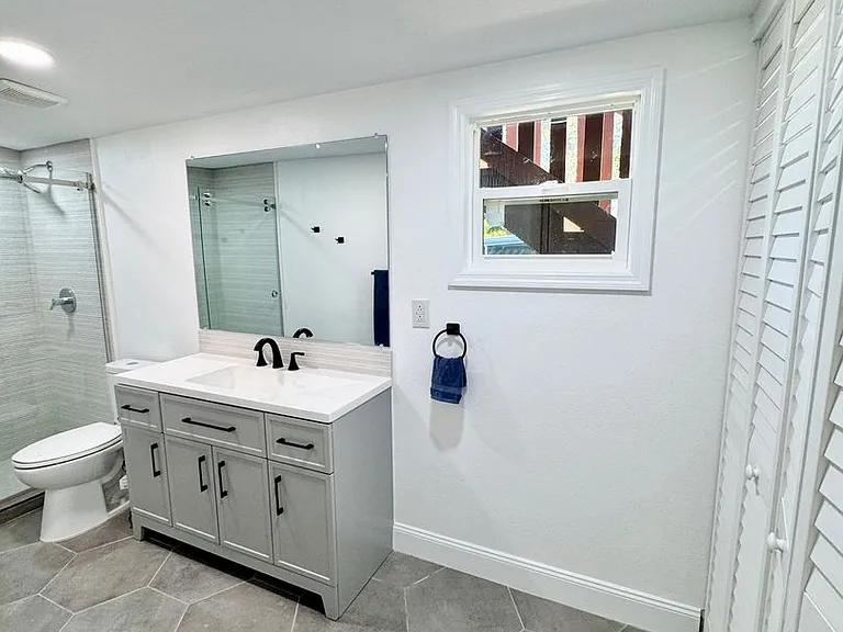 439 Carroll St — Photo 32