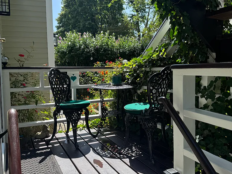 5 Whitwell Ave #A — Photo 3