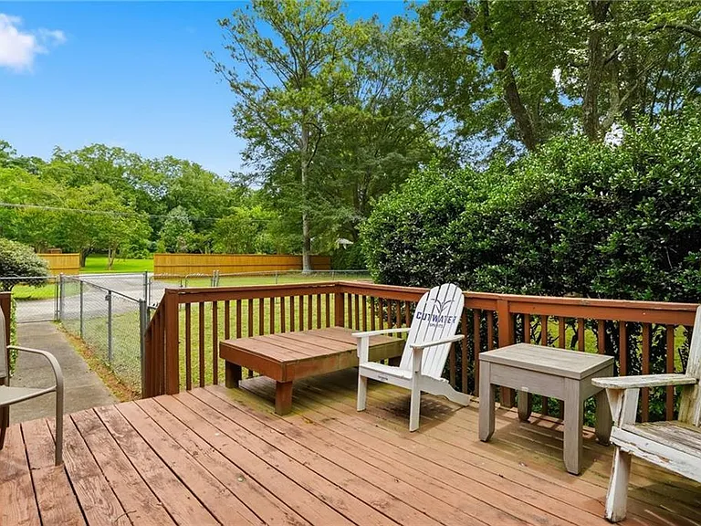1808 Sandy Plains Rd — Photo 21