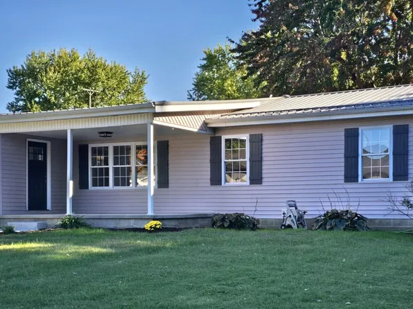 322 Crane St, Loogootee, IN 47553