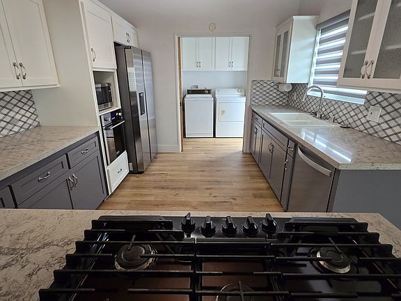 3rd image of 4491 W 136th St