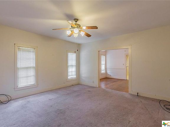 3rd image of 399 N Pearl St