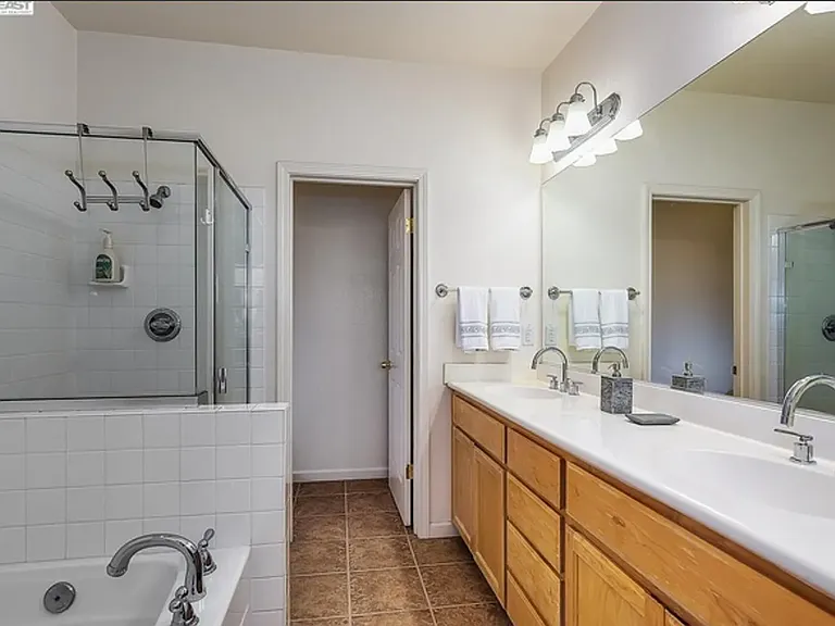 3567 Shadowbrook Ter — Photo 2
