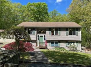 630 Whaley Hollow Rd, Coventry, RI 02816