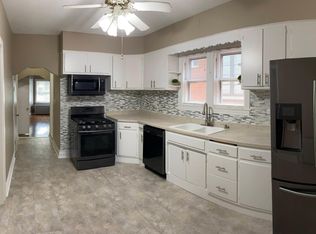 1447 W Henderson St #2, Chicago, IL 60657