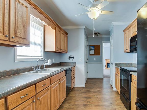 4th image of 835 Smith Chapel Dr