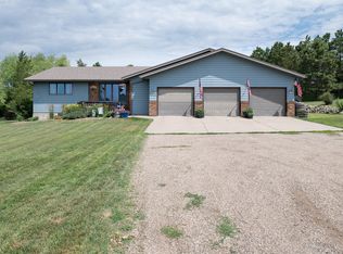 4720 Green Spruce Ln, Bismarck, ND 58503