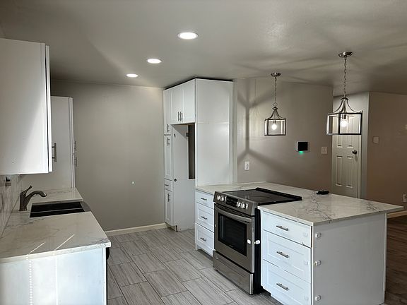 4th image of 4200 Oak Country Dr