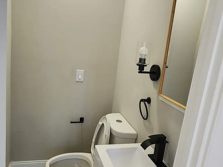 512 Pine St — Photo 14