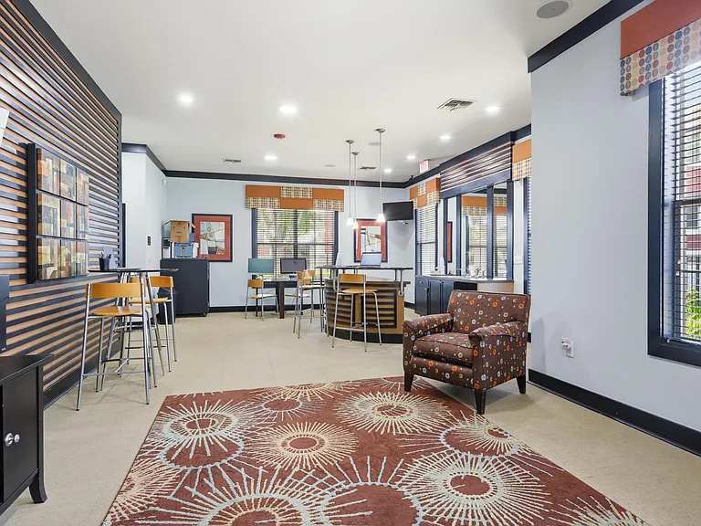 Westgate Apartments — Photo 10