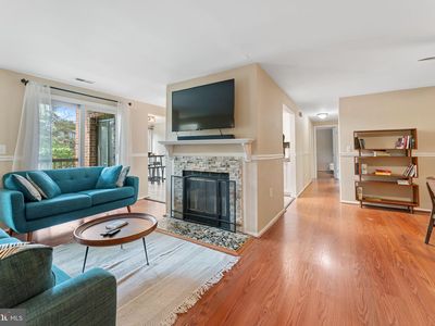 18040 Chalet Dr #15-201, Germantown, MD, 20874