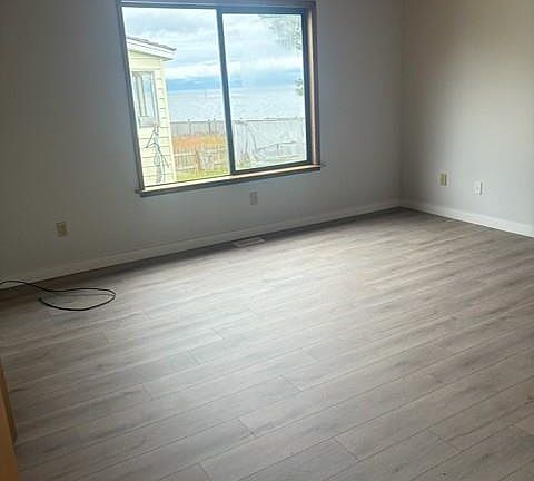 5th image of 7375 Market St