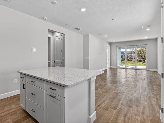 Large Center Island with Additional Storage