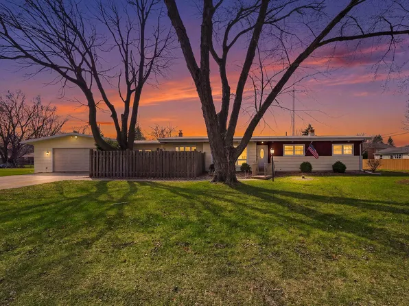 N5954 Deming Pl, Fond Du Lac, WI 54935